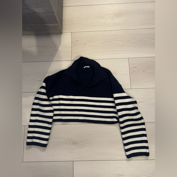 Tops - Stripped Polo Collared Cropped Sweater in Navy